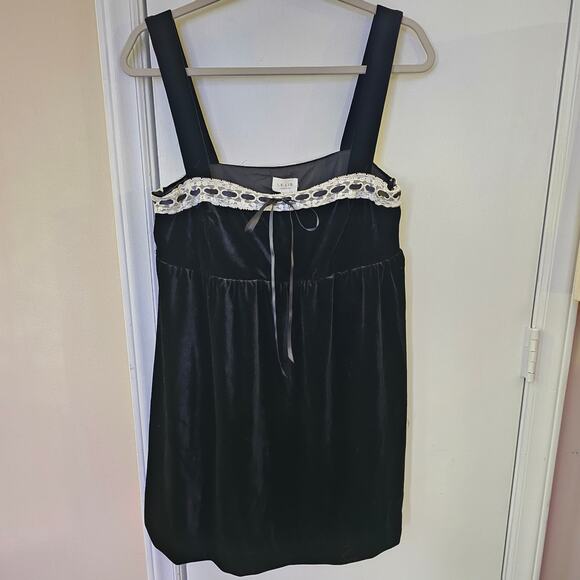 NwT Le Lis Velvet Mini Babydoll Dress Sz L Cottage Wednesday Dark Romantic Goth - Picture 1 of 8